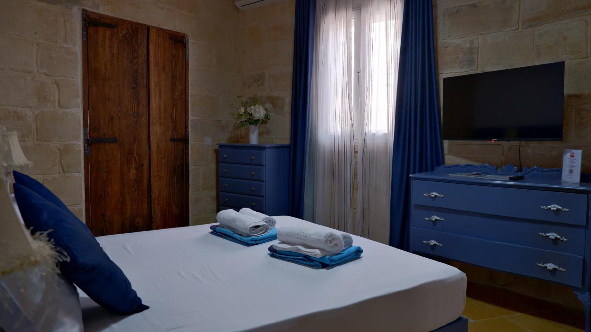 Żebbuġ Village Knights Accommodation المظهر الخارجي الصورة